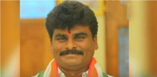 కాంగ్రెస్ కార్పొరేటర్ పై భూ కబ్జా కేసు నమోదు