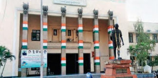 గాంధీ భవన్ కు దూరంగా కాంగ్రెస్ నేతలు !!