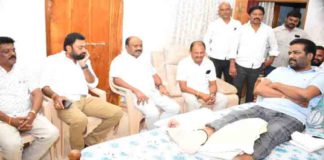 డీసీసీబీకి ఎమ్మెల్యే చల్లా పరామర్శ