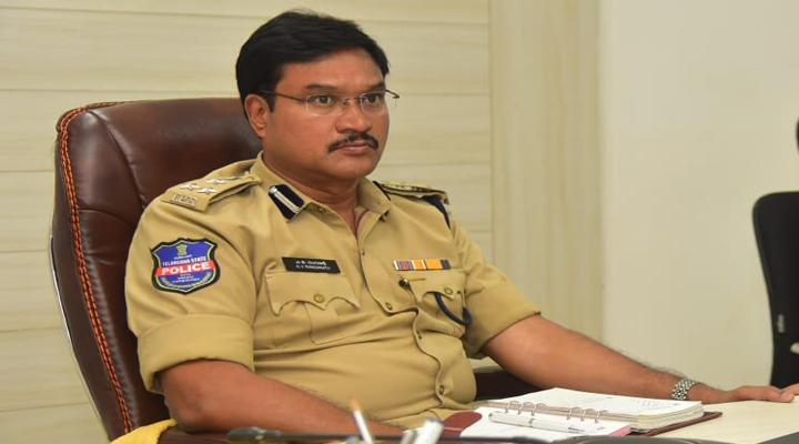 ముగ్గురు పోలీస్ అధికారులు సస్పెండ్