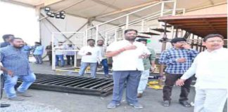 సభ ఏర్పాట్లను పరిశీలించిన రవిచంద్ర, మధు