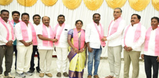 బీఆర్ఎస్లోకి ఊపందుకున్న కాంగ్రెస్ చేరికలు