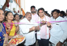 అభివృద్ధి పనులకు శంకుస్థాపనలు చేసిన కేటీఆర్