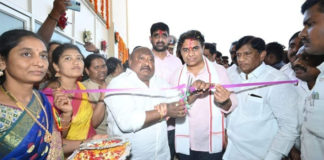 అభివృద్ధి పనులకు శంకుస్థాపనలు చేసిన కేటీఆర్