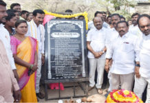 అభివృద్ధిలో ఎమ్మెల్యే చల్లాకు నీరాజనాలు లు