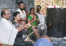 శ్రీ రుద్రేశ్వరుడి సన్నిధిలో చల్లా దంపతులు