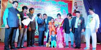 మ్యాజిక్ పోటీల్లో పుట్ట తేజస్వికి సిల్వర్ మెడల్