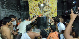 శ్రీ రుద్రేశ్వరుడికి దాస్యం ప్రత్యేక పూజలు