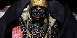 ఈ ఆలయాలు సందర్శిస్తే శని అనుగ్రహిస్తాడట..