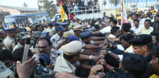 పోలీసుల వైఖరిపై పి.అశోక్ బాబు ఫైర్