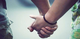 సిగ్గు సిగ్గు.. విద్యార్థితో ఉడాయించిన టీచరమ్మ