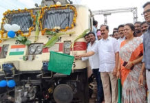 భారత్ గౌరవ్ కు దాస్యం గ్రాండ్ వెల్ కమ్