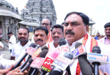 చిల్లర రాజకీయాలు మానుకోండి : ఎర్రబెల్లి