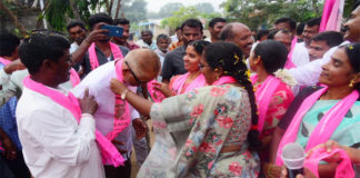 బడే నాగజ్యోతికి బ్రహ్మరథం పడుతున్న ప్రజలు