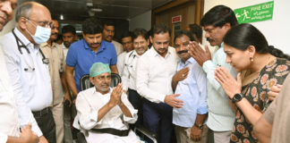 డిశ్చార్జ్ అయిన బీఆర్ఎస్ అధినేత కేసీఆర్