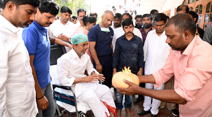 డిశ్చార్జ్ అయిన బీఆర్ఎస్ అధినేత కేసీఆర్