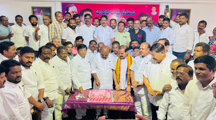 తెలంగాణ గోస తీర్చిన ధీరుడు కేసీఆర్: దాస్యం