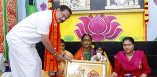 మల్లన్నను దర్శించుకున్న మంత్రి కొండా