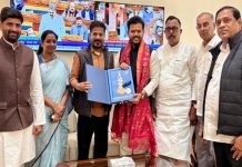 కేంద్ర మంత్రి రామ్మోహన్ ని కలిసిన ఎంపీ కావ్య