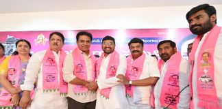 హైదరాబాద్లో ఎగిరేది గులాబీ జెండానే: కేటీఆర్