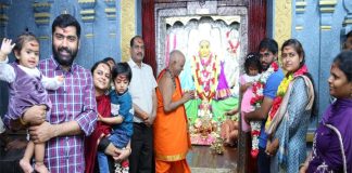 భద్రకాళి సన్నిధిలో కలెక్టర్ దంపతుల పూజలు